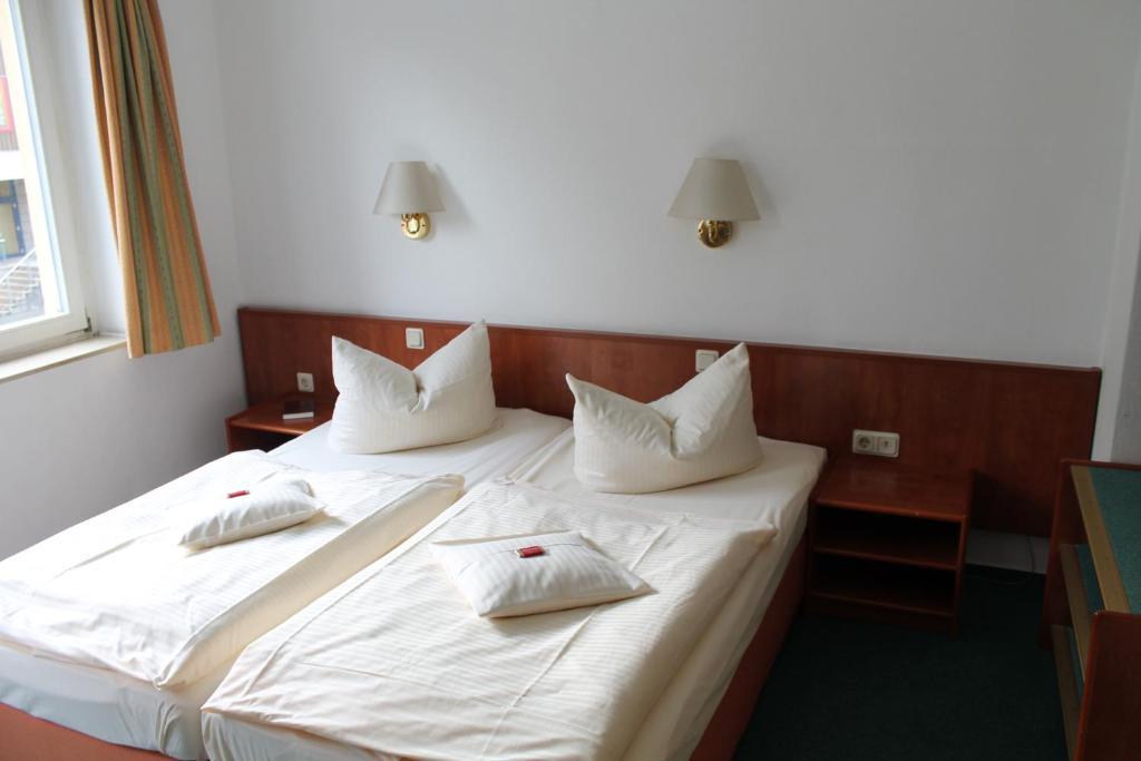 Garni-Hotel Alt Wernigeroeder Hof Вернигероде Номер фото