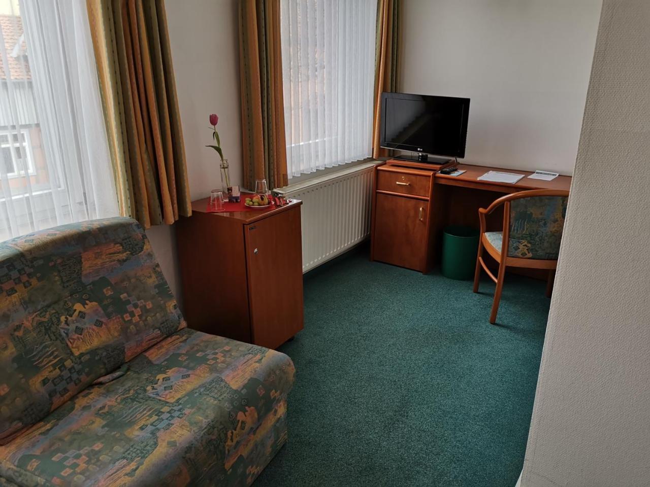 Garni-Hotel Alt Wernigeroeder Hof Вернигероде Экстерьер фото